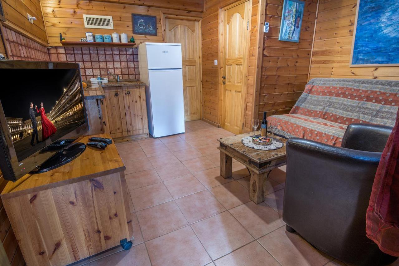 Nof Kinneret Cabins 哈德内斯 外观 照片