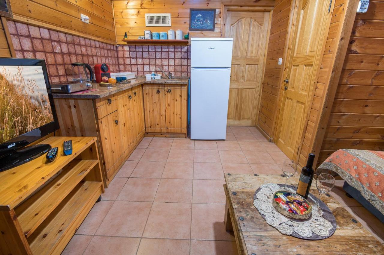Nof Kinneret Cabins 哈德内斯 外观 照片