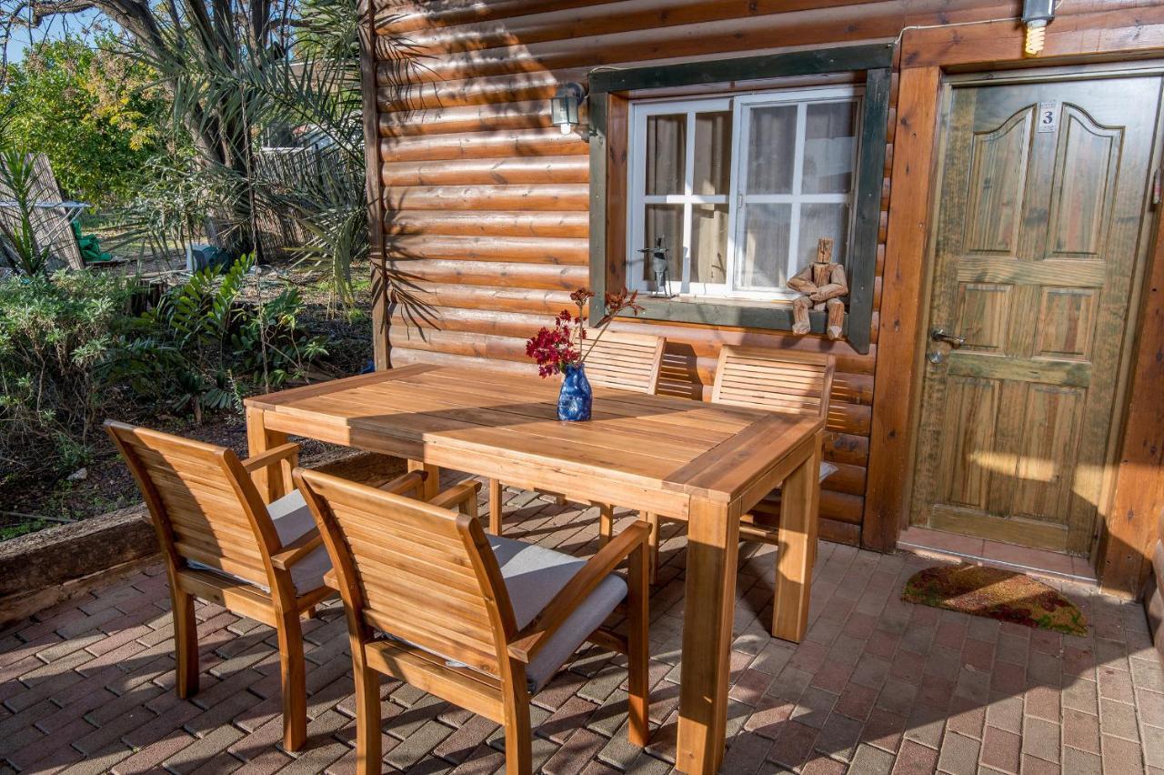 Nof Kinneret Cabins 哈德内斯 外观 照片